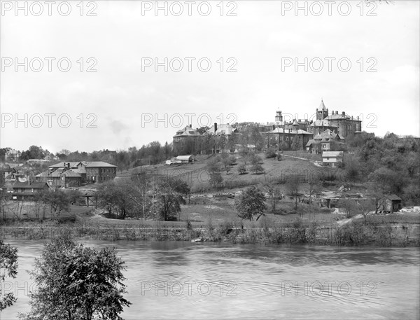 University of Tennessee, Knoxville, 1903