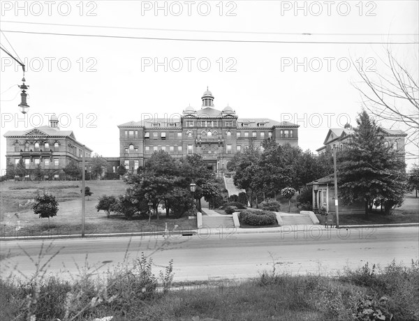 University of Cincinnati, Cincinnati, 1910's