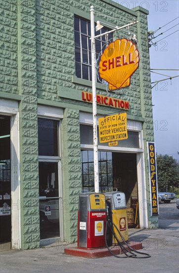 Shell Gasoline Station, Delaware Street, 1976