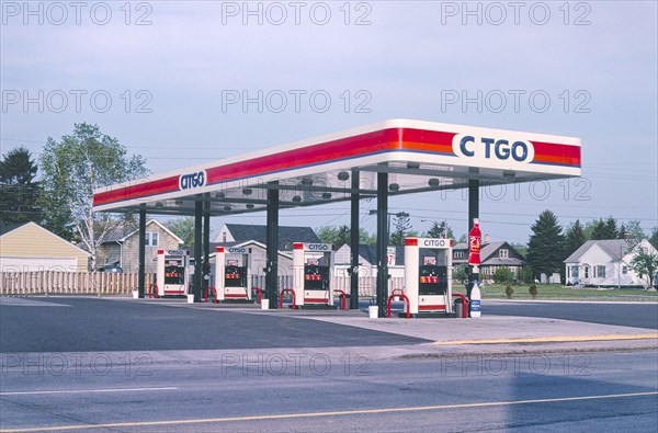 Citgo gas station, overall view