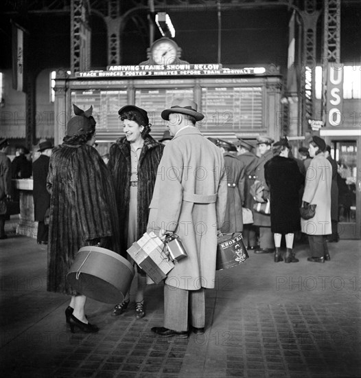 travel, Union Station, Chicago, World War II, historical,