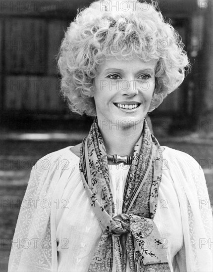 Delphine Seyrig, woman, actress, celebrity, entertainment, historical,