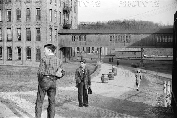 Workers arriving at change of Shift