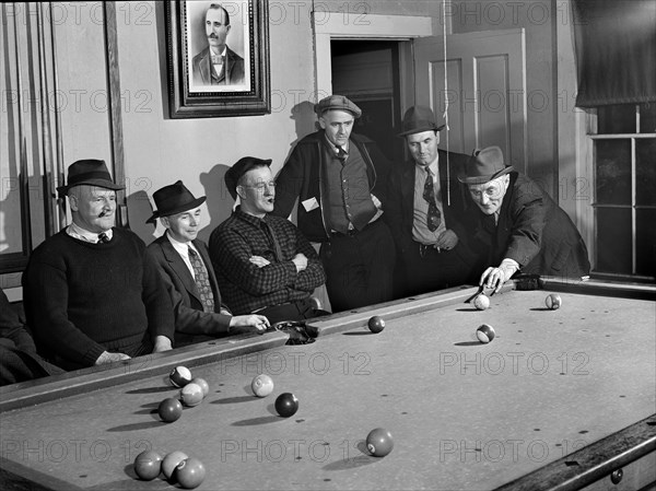 Shipyard Workers playing Pool