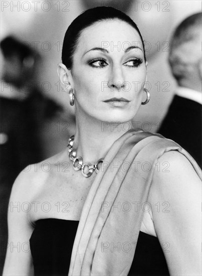 Anjelica Huston