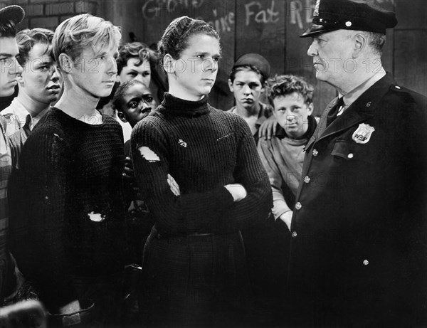 Jackie Cooper (center)