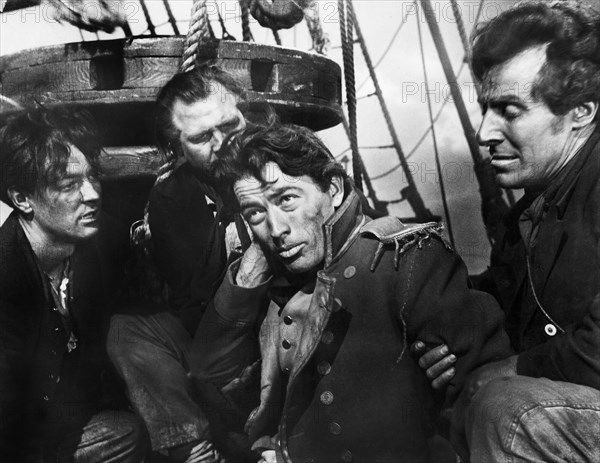 Gregory Peck (center)