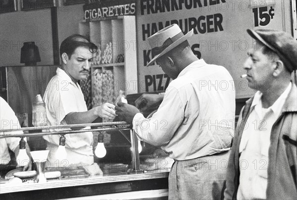 Fast Food Restaurant sidewalk Counter