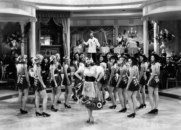 Gypsy Rose Lee (center)