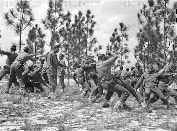 Soldiers of 41st Engineers practicing Jiu Jitsu