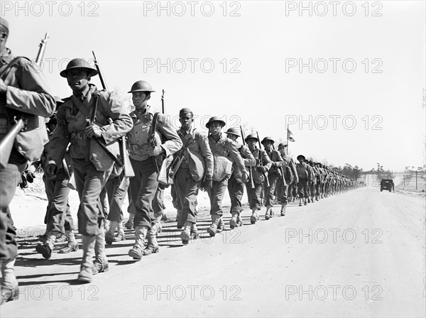 Soldiers of 41st Engineers on march