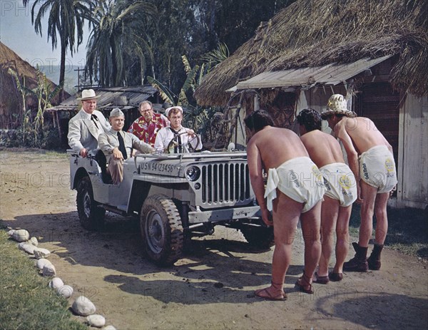 Glenn Ford (seated