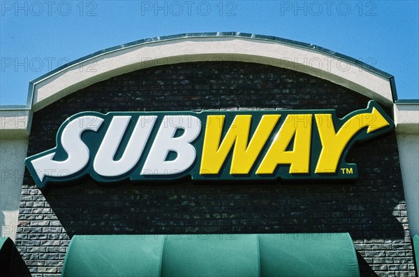 Subway fast food restaurant sign