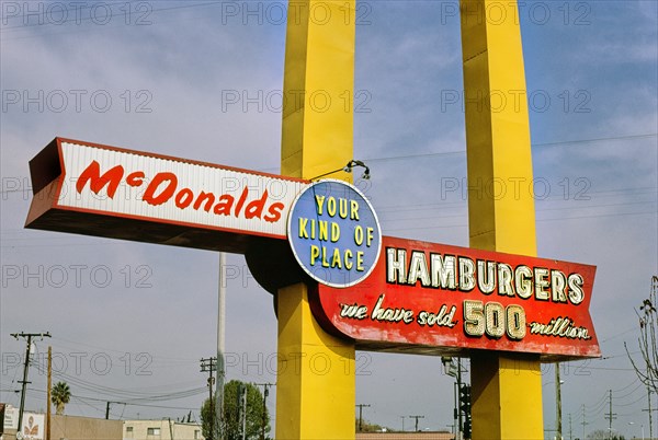 McDonald's fast food restaurant sign