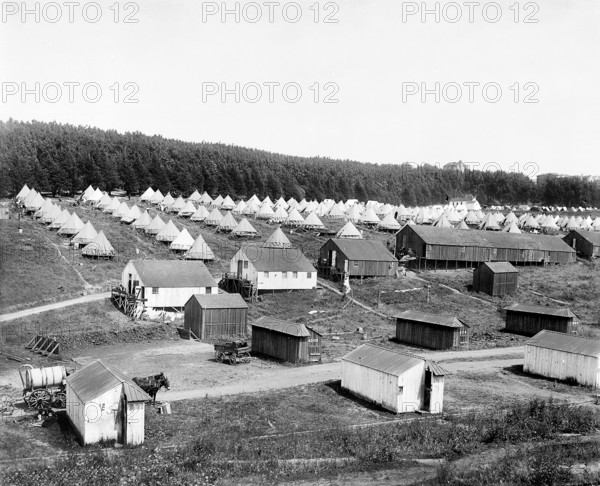 Refugee tents set up after earthquake, Tennessee Hollow, also known as the West Cantonment, Presidio, San Francisco, California, USA, U.S. Army Signal Corps, April 1906