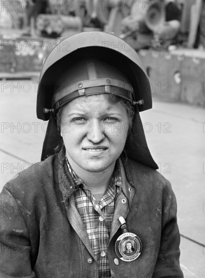 Arc welder, head and shoulders portrait, Bethlehem-Fairfield shipyards, Baltimore, Maryland, USA, Arthur S. Siegel, U.S. Office of War Information, May 1943