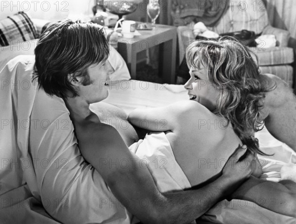Jeff Bridges, Valerie Perrine, on-set of the film, "The Last American Hero", aka "Hard Driver", 20th Century-Fox, 1973
