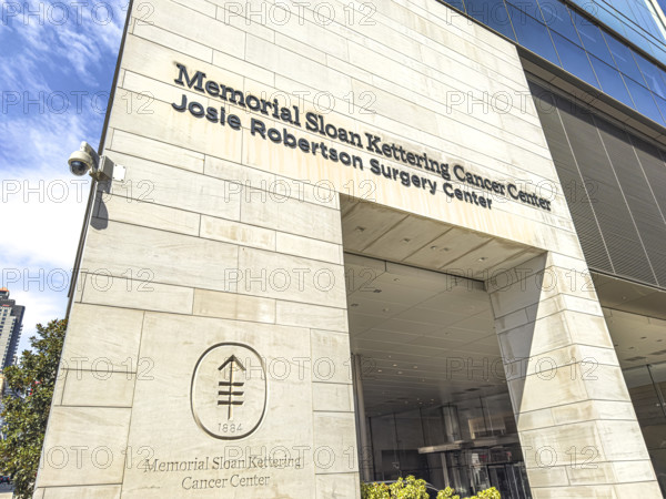 Memorial Sloan Kettering Cancer Center, Josie Robertson Surgery Center, building exterior, low angle view, 1133 York Avenue, New York City, New York, USA