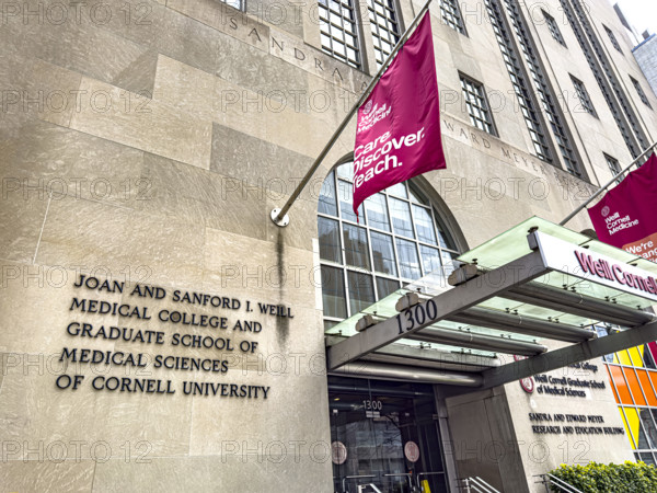 Sandra and Edward Meyer Research and Education Building, Weill Cornell Medical College, Weill Cornell Graduate School of Medical Sciences, building exterior, 1300 York Avenue, New York City, New York, USA