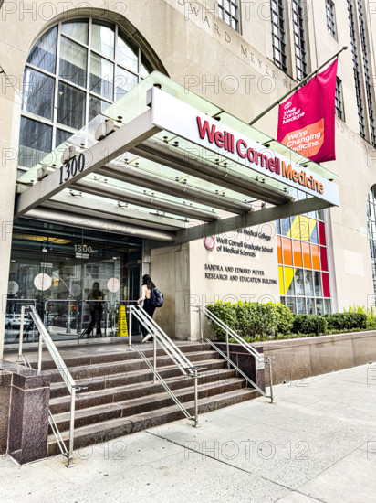 Sandra and Edward Meyer Research and Education Building, Weill Cornell Medical College, Weill Cornell Graduate School of Medical Sciences, building exterior, 1300 York Avenue, New York City, New York, USA