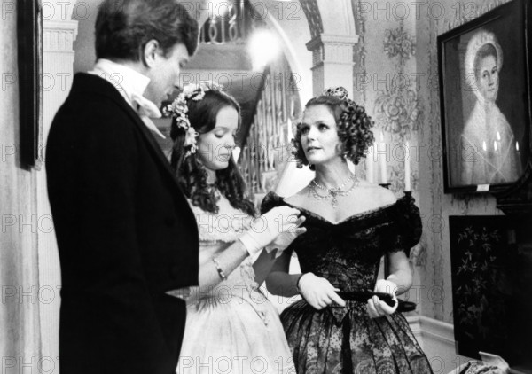 Robin Ellis, Kristin Griffith, Lee Remick, on-set of the film, "The Europeans", Enterprise Pictures (UK), Levitt-Pickman (US), 1979