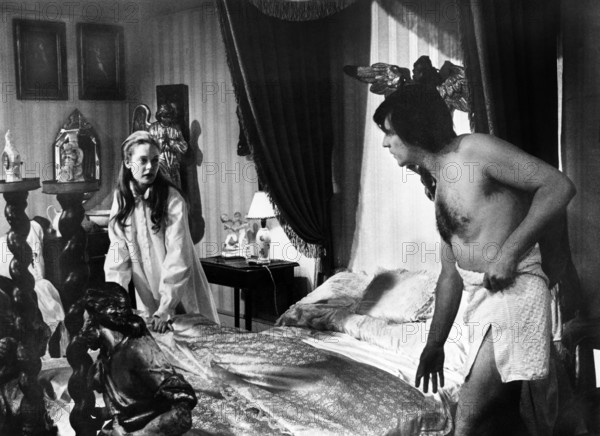 Elizabeth Hartman, Alan Bates, on-set of the film, "The Fixer", MGM, 1968