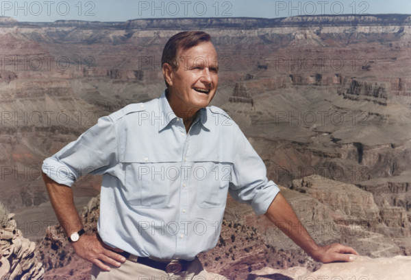 U.S. President George H.W. Bush on a hike, Kaibab Trail at Grand Canyon, Arizona, USA, David Valdez, White House photographer, September 18, 1991