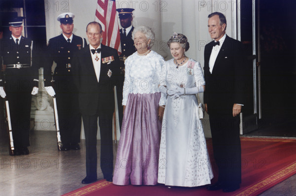 U.S. President George H.W. Bush and U.S. First Lady Barbara Bush hosting State Dinner for Queen Elizabeth II and Prince Philip of Great Britain, White House, Washington, D.C., USA, Susan Biddle, White House photographer, May 14, 1991