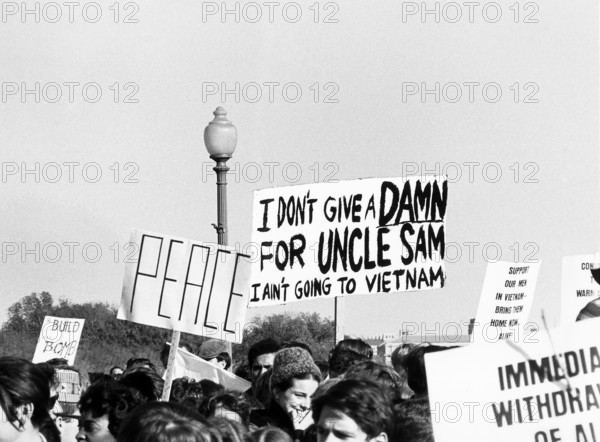 Anti-Vietnam War protesters during march on the Pentagon, Washington, D.C., USA, Frank Wolfe, White House photographer, October 21, 1967