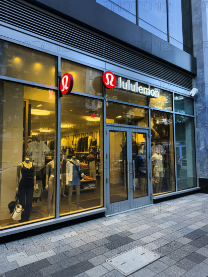 Lululemon retail store, Boston