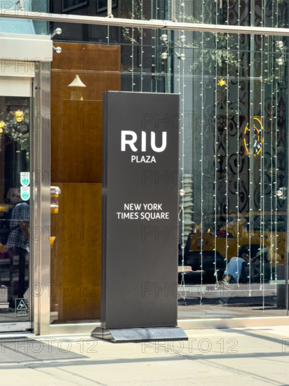 Hotel RIU Plaza New York Times Square, building exterior detail, Manhattan, New York City, New York, USA