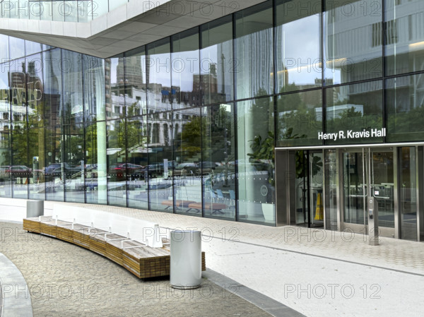 Henry R. Kravis Hall, building exterior detail, Columbia University Business School, Columbia University, Manhattanville Campus, 665 West 130th Street, West Harlem, Manhattan, New York City, New York, USA