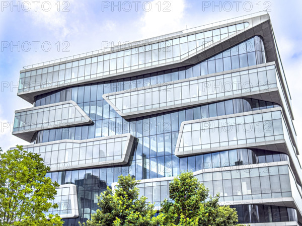 Henry R. Kravis Hall, building exterior, Columbia University Business School, Columbia University, Manhattanville Campus, 665 West 130th Street, West Harlem, Manhattan, New York City, New York, USA