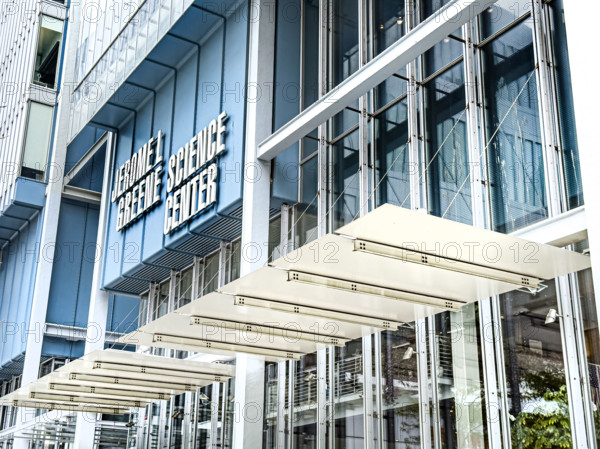 Jerome L. Greene Science Center, Columbia University, building exterior detail, low angle view, Manhattanville campus, 3227 Broadway, West Harlem, Manhattan, New York City, New York, USA