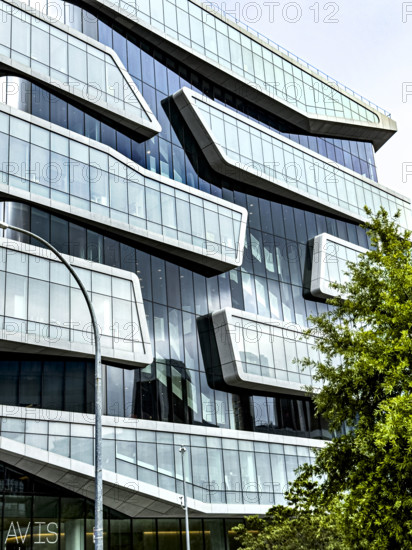 Henry R. Kravis Hall, building exterior, Columbia University Business School, Columbia University, Manhattanville Campus, 665 West 130th Street, West Harlem, Manhattan, New York City, New York, USA