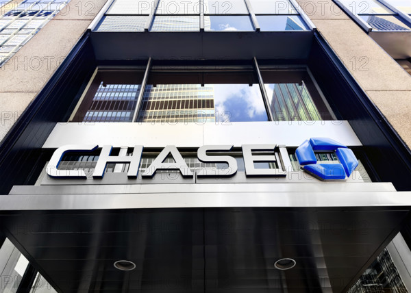 Chase Bank branch office, building exterior, low angle view, Manhattan, New York City, New York, USA
