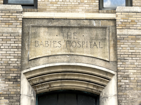 Morgan Stanley Children's Hospital, formerly The Babies Hospital, building exterior detail, New York-Presbyterian Hospital/Columbia University Irving Medical Center, 3975 Broadway, Washington Heights, Manhattan, New York City, New York, USA