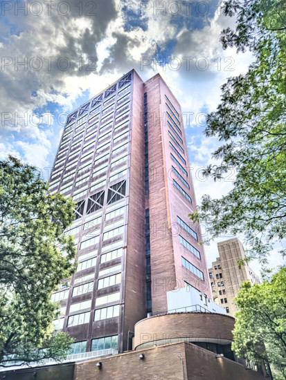 Hammer Health Sciences Building, building exterior, low angle view, New York-Presbyterian Hospital/Columbia University Irving Medical Center, 701 West 168th Street, Washington Heights, Manhattan, New York City, New York, USA
