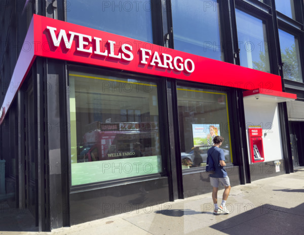Wells Fargo retail bank, building exterior, 8th Avenue and 14th Street, Chelsea, Manhattan, New York City, New York, USA