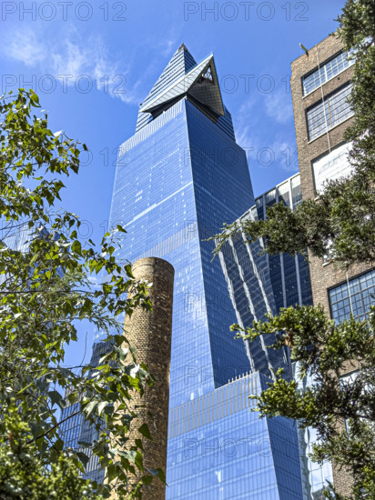 30 Hudson Yards skyscraper with view of The Edge observation deck, low angle view, Hudson Yards, Manhattan, New York City, New York, USA