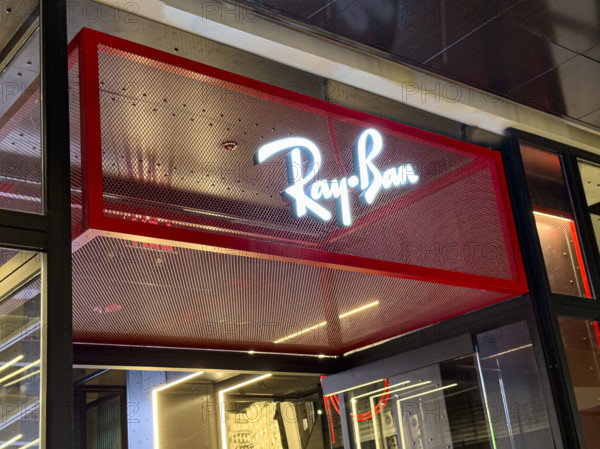 Ray Ban retail store, exterior detail, The Shops and Restaurants at Hudson Yards, 20 Hudson Yards, Hudson Yards, Manhattan, New York City, New York, USA