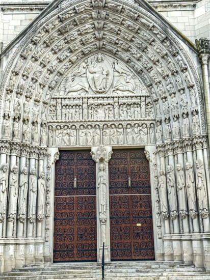 Riverside Church, building exterior detail, archivolts above front entrance, Morningside Heights, Manhattan, New York City, New York, USA