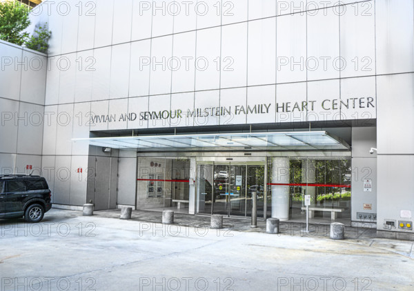 Vivian and Seymour Milstein Family Heart Center, building entrance, New York-Presbyterian Hospital/Columbia University Irving Medical Center, 173 Fort Washington Ave, Washington Heights, Manhattan, New York City, New York, USA