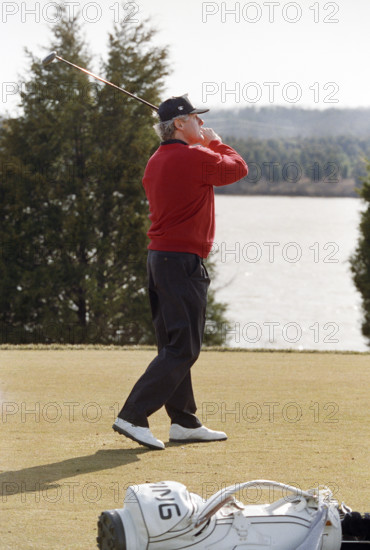 U.S. President Bill Clinton playing golf, Trent Jones Golf Club, Gainesville, Virginia, USA, Sharon Farmer, White House photographer, March 7, 1993