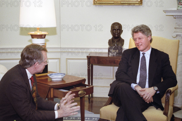 U.S. President Bill Clinton meeting with U.S. Senator from Nevada Harry Reid, Oval Office, White House, Washington, D.C., USA, Ralph Alswang, White House Photographer, February 25, 1993