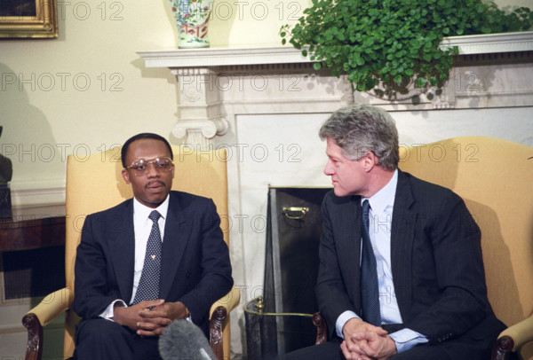 U.S. President Bill Clinton meeting with Haitian President Jean-Bertrand Aristide in the Oval Office of the White House, Washington, D.C., USA, Bob McNeely, White House Photographer, March 16, 1993