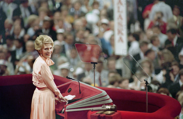 U.S. First Lady Nancy Reagan at the Republican National Convention, New Orleans, Louisiana, USA, President Ronald Reagan White House Photographic Office, August 15, 1988