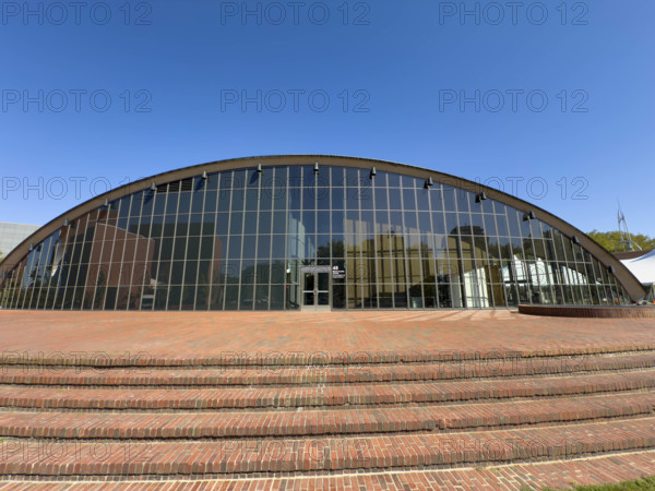 Kresge Auditorium, building exterior, Massachusetts Institute of Technology, MIT Building W16, 48 Massachusetts Avenue, Cambridge, Massachusetts, USA