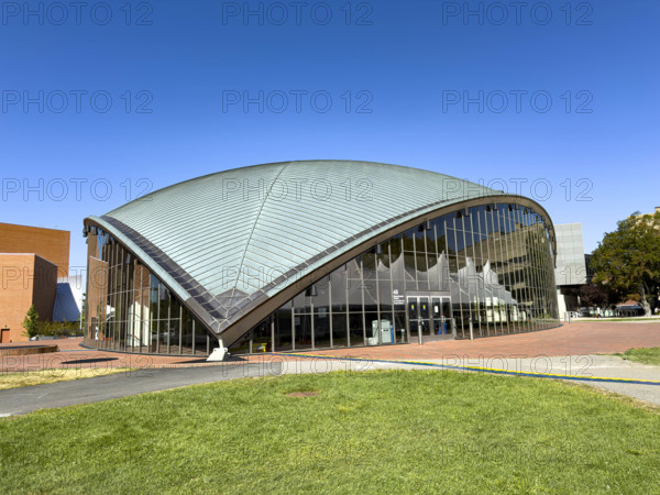 Kresge Auditorium, building exterior, Massachusetts Institute of Technology, MIT Building W16, 48 Massachusetts Avenue, Cambridge, Massachusetts, USA