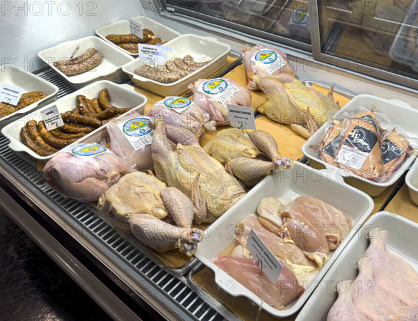 Raw chicken and sausages display case, Dickson's Farmstand Meats, Chelsea Market, Chelsea, Manhattan, New York City, New York, USA